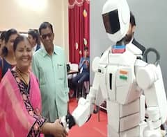 Rural News | अकोल्यातील तरुणाकडून यंत्रमानवाची निर्मिती | माझं गाव माझा जिल्हा | ABP Majha