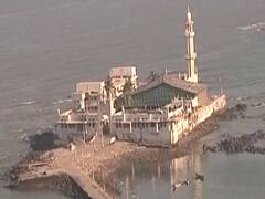 Janata Curfew: टॉप एंगल से देखिए हाजी अली और मुंबई का नजारा 