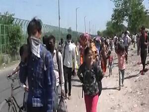 People continue to walk on foot despite closed borders | Panchnama 