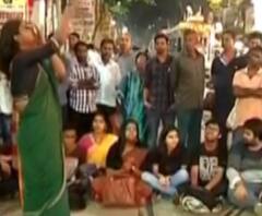 কলেজ স্ট্রিটে প্রেসিডেন্সির পড়ুয়াদের অবরোধ, অবরুদ্ধ কলেজ স্ট্রিট মোড়, বিঘ্নিত যান চলাচল