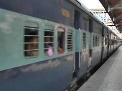 ट्रेन में सफर को रेलवे ने बताया असुरक्षित, सफर कर चुके कई यात्रियों को कोविड-19 | सुपर 25