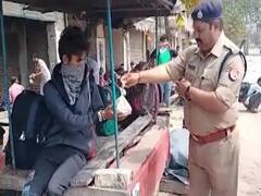 Salute to Police officers providing food to needy during lockdown | Matrabhumi (27.03.2020)