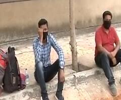 India Lockdown | रेल्वेसेवा ठप्प; शेकडो जणांना रस्त्यावर राहण्याची वेळ