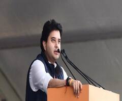 মধ্যপ্রদেশ সঙ্কট : সরকার গড়তে তৎপর বিজেপি, ভোপাল থেকে দিল্লিতে আনা হল বিজেপির ১০৬ বিধায়ককে