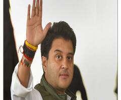 মধ্যপ্রদেশ থেকে রাজ্যসভার জন্য শুক্রবার বিজেপির হয়ে মনোনয়ন পেশ জ্যোতিরাদিত্য সিন্ধিয়ার