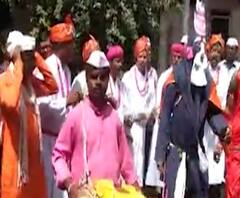 Girgaon Holi Celebration | गिरगावात धुळवडीनिमित्ताने कोकणातील कलाकारांचं नमन | ABP Majha