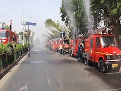 કોરોનાનો કહેરઃ વડોદરાના અલગ અલગ વિસ્તારમાં કરાઈ સેનેટાઇઝની કામગીરી, જુઓ વીડિયો