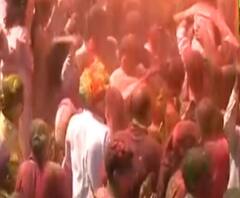 হাওড়ার ঘুসুড়ির শ্যামন্দিরে ভক্তের ঢল, রঙের উৎসবে মাতোয়ারা মানুষ 