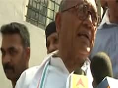 MP political crisis: Karnataka HC rejects Digvijaya's plea to meet rebel MLAs