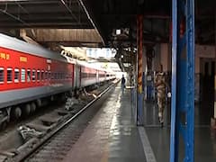 Janta Curfew: Visuals from Dadar railway station, Mumbai
