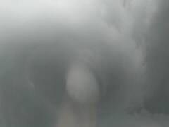 UP के बुलंदशहर में दिखा बवंडर का विकराल रूप