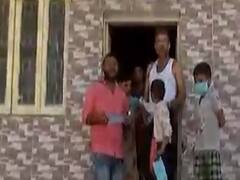 અમદાવાદ લોકડાઉનઃ ભુવાલડી ગામમાં માસ્ક-સેનેટાઇઝરનું વિતરણ કરાયું, જુઓ વીડિયો