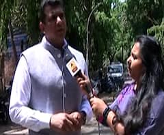 Coronavirus विनाकारण घराबाहेर पडणाऱ्यांवर कारवाई, मुंबईचे पालकमंत्री अस्लम शेख यांचा इशारा