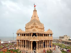 કોરોના સામે લડવા ગુજરાતના તીર્થધામ આવ્યા સામે, મુખ્યમંત્રી રાહત ફંડમાં કોણે કેટલું આપ્યું દાન?