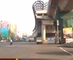 লকডাউন উপেক্ষা করে আজও রাস্তায় কিছু মানুষ, চলছে পুলিশের নাকা চেকিং