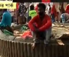 ভিড় সামলাতে নারকেলডাঙার বাজার কোথায় সরে গেল দেখুন 