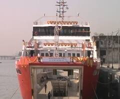 Ro-Ro ferry | मुंबई-मांडवा रो-पॅक्स सेवेचं उद्घाटन; मुंबई-मांडवा अंतर अवघ्या पाऊण तासावर | ABP Majha