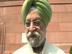 Coronavirus: Civil Aviation Minister explains security measures at airport