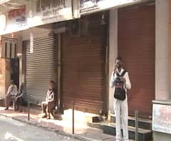 Corona Mumbai Lockdown | मुंबई अंशतः लॉक डाऊन; कोरोनामुळे मुख्य रस्त्यांवरील दुकानं आलटून-पालटून बंद