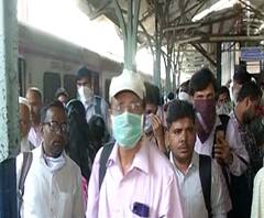 Corona affects Mumbai Local | कोरोनामुळे मुंबईची लाईफलाईन बंद होणार?