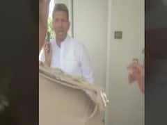 Jitu Patwari, Bengaluru police indulge in a tussle