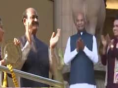राष्ट्रपति Ram Nath Kovind और लोकसभा स्पीकर Om Birla ने भी बजाई ताली
