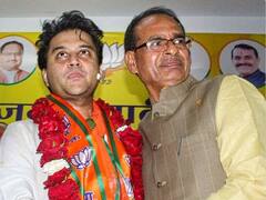 Congress के बागी विधायकों से मिल सकते हैं Shivraj और Jyotiraditya Scindia