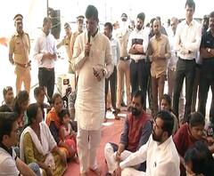 Maratha Reservation Protest | आझाद मैदानावरील मराठा आंदोलनाला स्थगिती, उद्या मुख्यमंत्र्यांसोबत बैठक