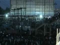 दिल्ली के आनंद विहार में भारी भीड़, अपने शहर लौटने के लिए उमड़े लोग | TOP 25