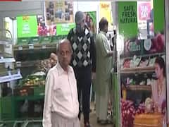 पूरे देश में Lockdown लागू, पहली सुबह दुकानों पर फल,सब्जियां,दूध की हुई कमी