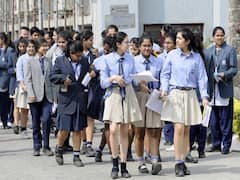 North East दिल्ली में CBSE की परीक्षा, आज 12वीं के फिजिक्स का पेपर