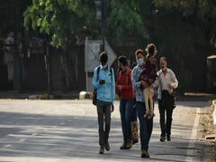 क्या पलायन वाली भीड़ भारत में कोरोना के खतरे को बढ़ाएगी ? | Master Stroke