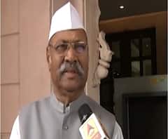 Maharashtrians stuck in Iran | कोरोनामुळे पश्चिम महाराष्ट्रातील 44 नागरिक इराणमध्ये अडकून, सुटकेसाठी खासदारांचे प्रयत्न