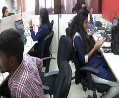 Coronavirus | 50 टक्केच कर्मचारी कामावर बोलवा; कोरोनाला रोखण्यासाठी मुख्यमंत्र्यांचे आदेश 