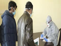 Delhi: Mohalla Clinic के एक डॉक्टर को हुआ कोरोना संक्रमण