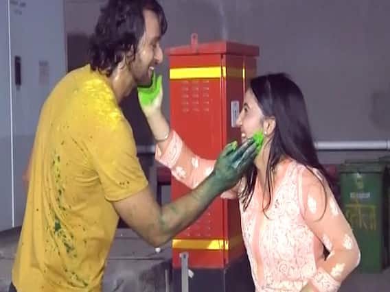 TV celebrities celebrate Holi | Saas Bahu Aur Saazish (10.03.2020)