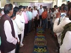 સુરતમાં કોરોનાનો કેસ નોંધાતા APMCના વેપારીઓની બેઠક મળી, અપાયું માર્ગદર્શન, જુઓ વીડિયો 