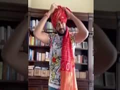 Riteish Deshmukh teaches how to tie turban in few minutes 