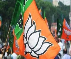 অমিত শাহের সভায় আসার সময় জাঙ্গিপাড়ায় বিজেপির বাসে হামলা, অভিযোগ পাল্টা অভিযোগে শুরু রাজনৈতিক চাপানউতোর