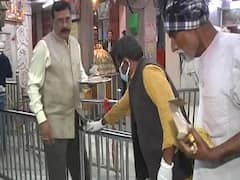 धार्मिक स्थलों पर भी दिख रहा है Corona का असर