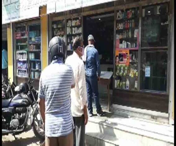 বাজারে মিলছে না জীবনদায়ী ওষুধ, জোগান ব্যাহত, দাবি বিক্রিতার, ব্যবস্থার আশ্বাস প্রশাসনের