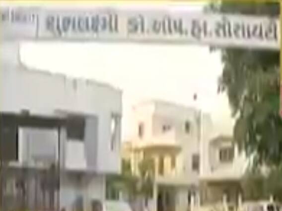 વડોદરાની શુભલક્ષ્મી સોસાયટીમાં લોકો કરી રહ્યા છે લોકડાઉનનું પાલન, જુઓ વીડિયો