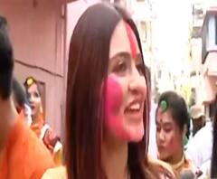 দোলের প্রভাতফেরিতে এবিপি আনন্দ-র সঙ্গে আড্ডায় নস্টালজিক অভিনেত্রী প্রিয়ঙ্কা