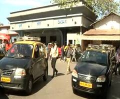 Rush in shops | मालाचा तुटवडा निर्माण होण्याच्या भीतीने दुकानांमध्ये गर्दी, दुकानं ग्राहकांनी भरली!