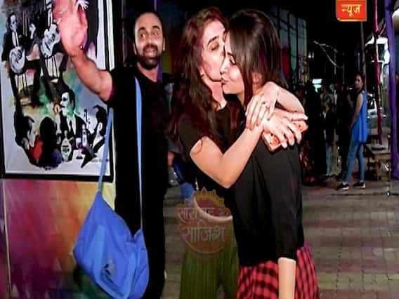 Kahaan Hum Kahaan Tum: Dipika aka Sonakshi vacates make-up room, gets emotional 