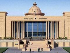 વિધાનસભામાં હંગામોઃ 'ઘરના બંદર અંદર પૂરી રાખ્યા, પારકાને ચૂકવ્યા પંદર પંદર'