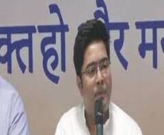 'বাংলার গর্ব মমতা' কর্মসূচী নিয়ে নেতাজী ইনডোরে বক্তব্য রাখলেন অভিষেক বন্দ্যোপাধ্যায়