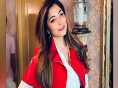 कोरोना से Kanika Kapoor संक्रमित, राजनीति और फिल्म जगत में खलबली