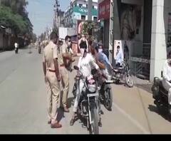 Beed | कामाशिवाय रस्त्यावर येणाऱ्यांना पोलिसांच्या काठीचा प्रसाद, खासगी वाहनं घेऊन नागरिक रस्त्यावर