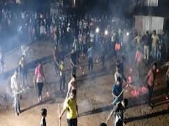 इन शहरों में रंग की जगह आग से होली खेलने की है परंपरा